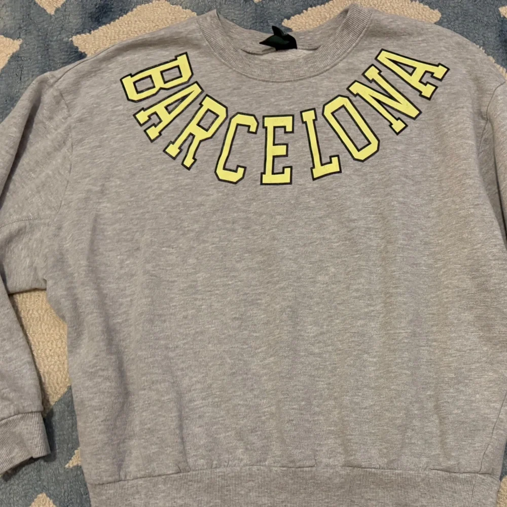 Wild Fable Barcelona Grey Crewneck Sweatshirt - M - Picture 7 of 13